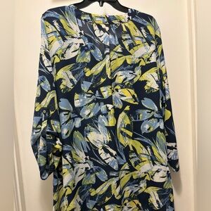 Light weight blouse in excellent used condition